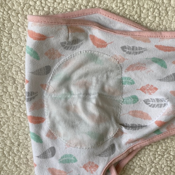 SwaddleMe Velcro Baby Swaddle (White/Pink/Gray/Mint) - Picture 10 of 15